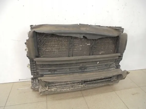 PAS PRZEDNI CHŁODNICE VOLVO XC60 II BENZYNA AUTOMAT image 3