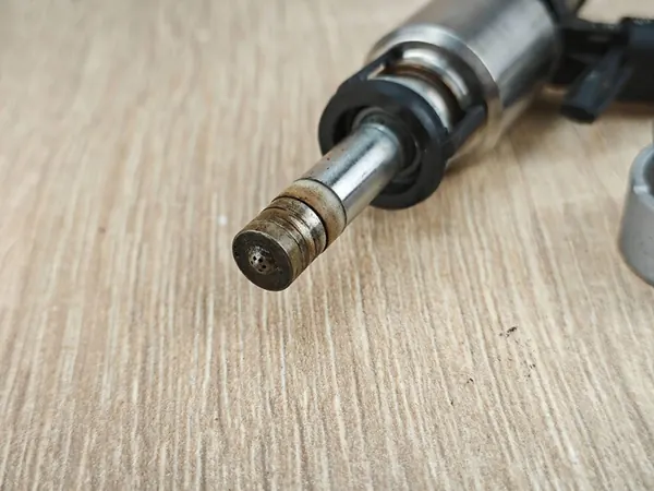 Iniettore di carburante Audi A5 F5 A4 B9 2.0 TFSI 06L906036AA image 3