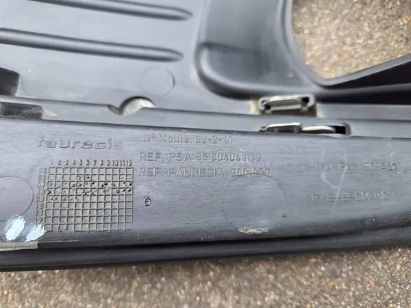 Rejilla de parachoques delantero Citroen C4 Picasso izquierda 9680404177 image 9