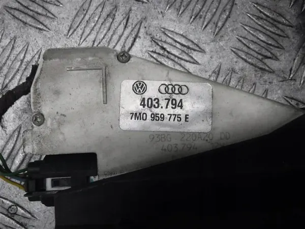 Fram Vänster Dörrlås SEAT Alhambra 00-10 OEM 7M0959775E image 2