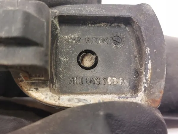 Volkswagen Caddy 2006 Takaluukun oikea kahva OEM image 6