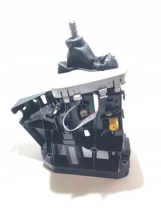 Selector de Marchas Volvo XC90 OEM P30776531 - Usado image 3