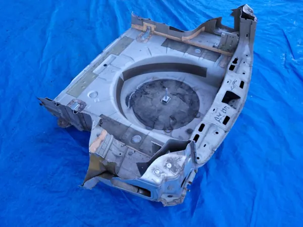 OEM TL.793389777 Takaseinä Astra J Farmari image 3