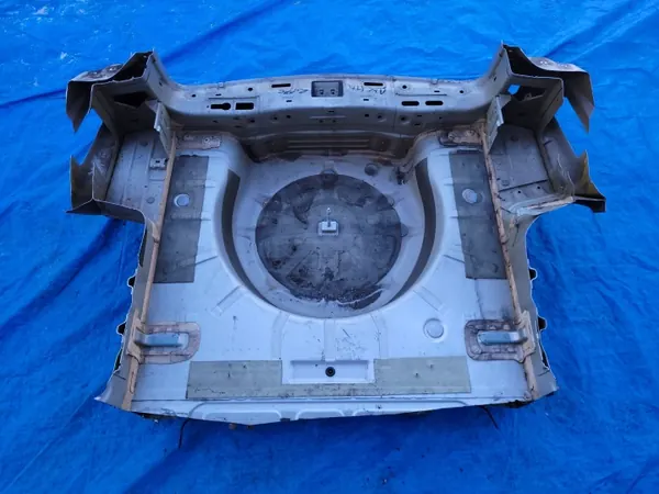 OEM TL.793389777 Takaseinä Astra J Farmari image 4