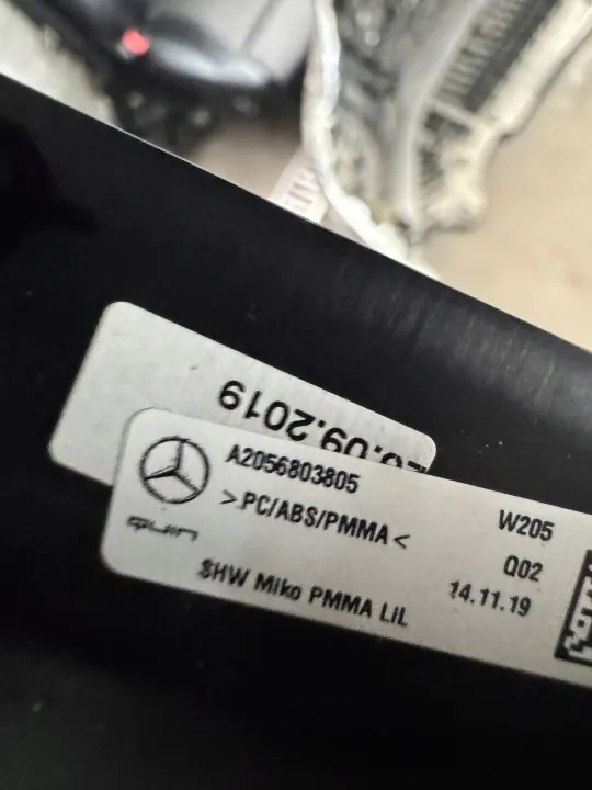 Cache Tunnel Mercedes C205 OEM A2056803805 image 4