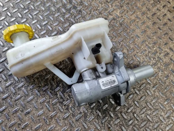 Réservoir de liquide de frein Chrysler Pacifica OEM 26415810073 image 5