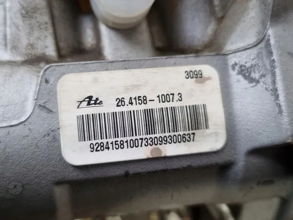 Réservoir de liquide de frein Chrysler Pacifica OEM 26415810073 image 6