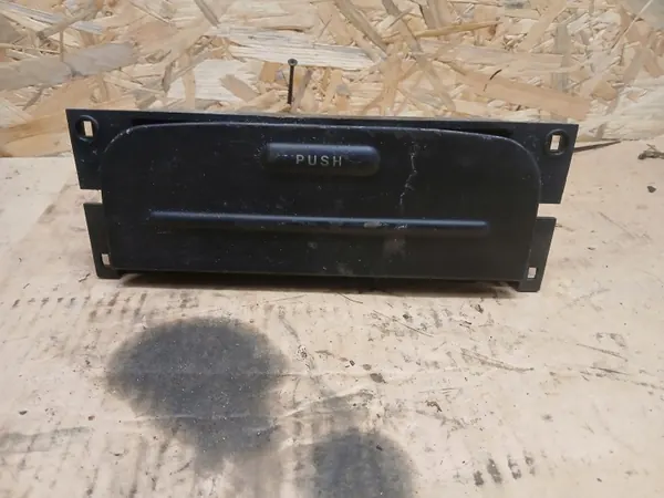 Cendrier Hyundai Galloper OEM 2 - 2000 2.5 TDI image 2