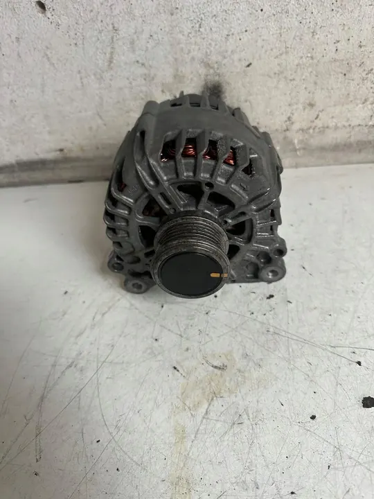 VOLKSWAGEN PASSAT B8 Vaihtovirtageneraattori image 2