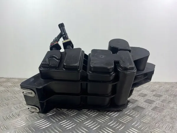 Jeep Compass Polttoainehöyrysuodatin OEM 5520S501 image 4