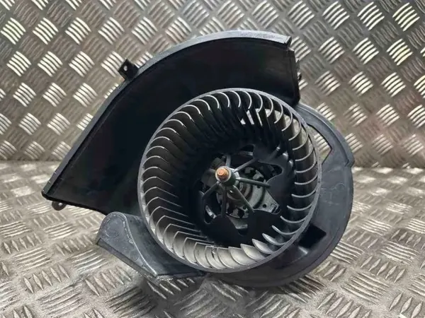 BMW Verwarmingskern OEM T1028989CA voor X5 F15/F85 image 2