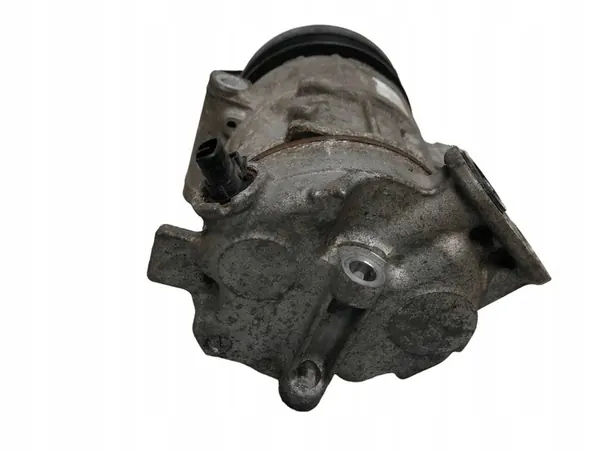 Opel Corsa D Ilmastointikompressori OE 55701200 image 3