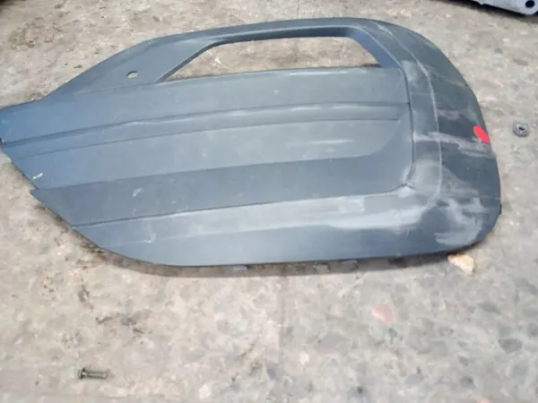 Grade de Farol Direito Frontal VW T6 image 5