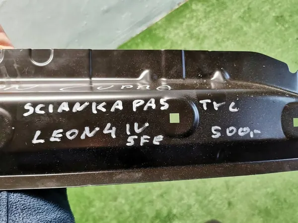 SEAT LEON IV 5FE 20- Kombi Garniture de Pare-Chocs Arrière 5FE813315 image 8