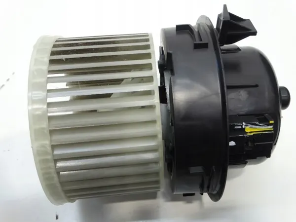 Ventilador OEM 7015011002 para Citroen C4 III 2020 image 9