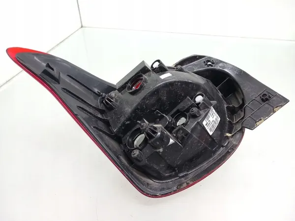 Lámpara trasera derecha Hyundai i10 2013-2019 OEM 92402-B9100 image 3