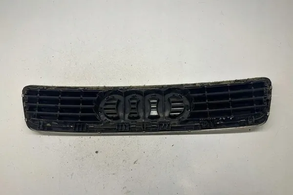 Grille AUDI A4 1.9L diesel 1999 image 2