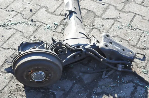 Viga suspensão traseira OEM 273261 com tambores image 6