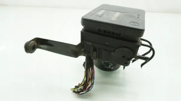 Bomba ABS Volvo C30 OEM 31274907 - Usado image 7
