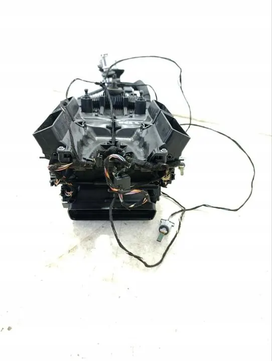 Bentley Gebläsegehäuse OEM 4M0820004 - Gebraucht image 4