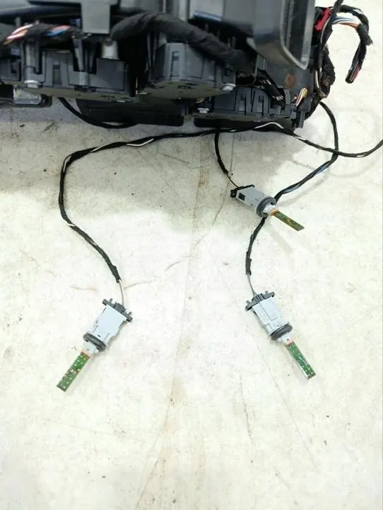 Bentley Gebläsegehäuse OEM 4M0820004 - Gebraucht image 7