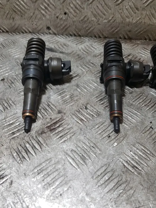 Spolarpump OEM 038130073AF för Ford Galaxy MK1 image 3