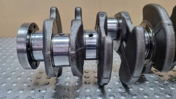 VW CRAFTER 2.5TDI Vevaxel 076105101 image 6