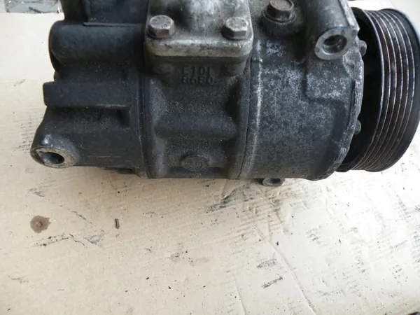 Compressore Aria Condizionata Audi A6 C6 2.0 TDI - Danneggiato image 3