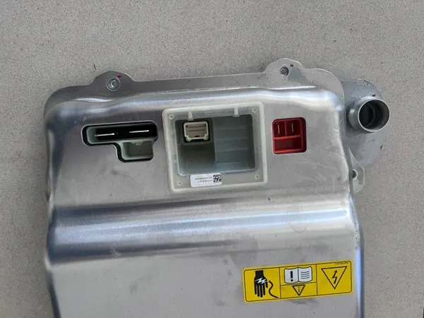 TESLA Y 3 Acculader Europa - Gebruikt, Lage Kilometerstand image 3