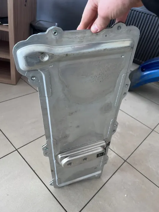 TESLA Y 3 Acculader Europa - Gebruikt, Lage Kilometerstand image 7