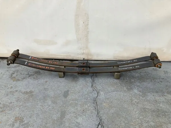Ressort à lames simple avant OEM 504087351Q Iveco image 2