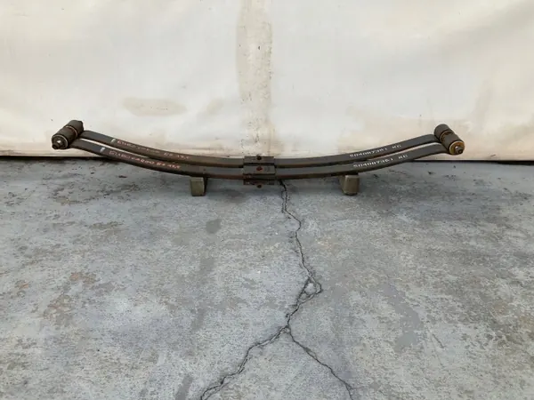 Ressort à lames simple avant OEM 504087351Q Iveco image 6