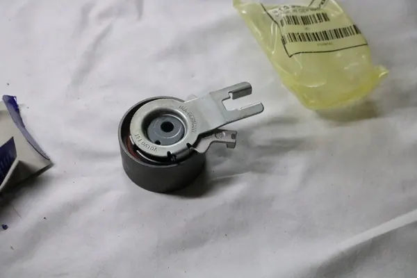 Volvo C70 C30 V40 polia tensora 31339542 image 5