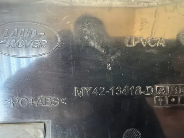 Land Rover Discovery 5 Tavaratilakannen Koriste OEM MY4213418D image 3