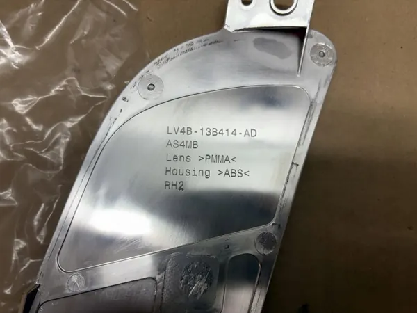 Refletor traseiro direito Ford Kuga III 2024 LV4B13B414AD image 6