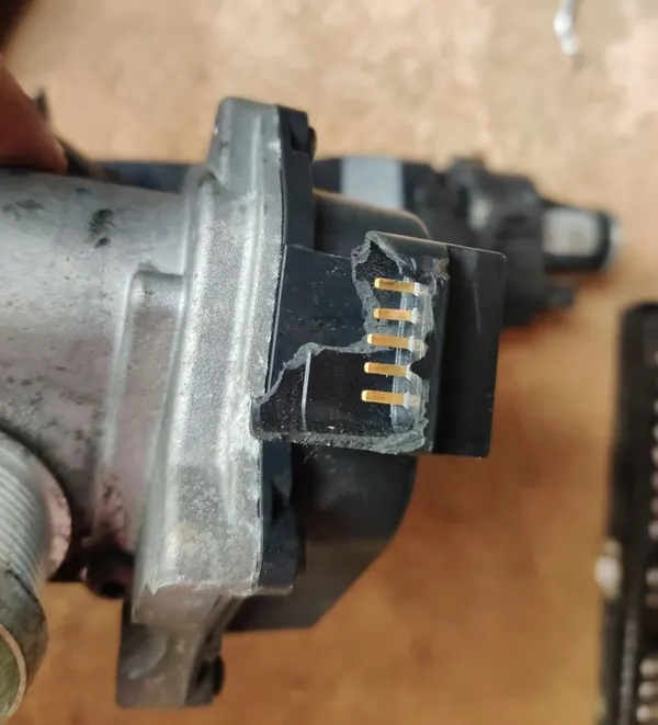 Corpo de borboleta de ar Audi A1 8X Skoda Rapid 1.6 TDI image 5