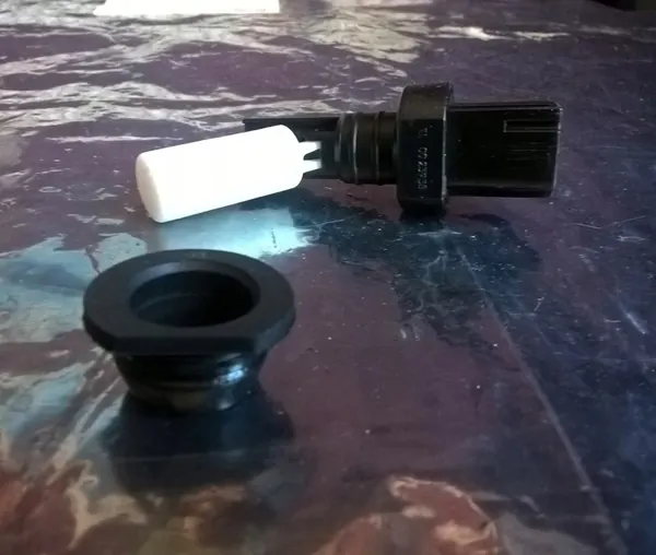 Pyyhkijän nesteen tason anturi Ford image 5