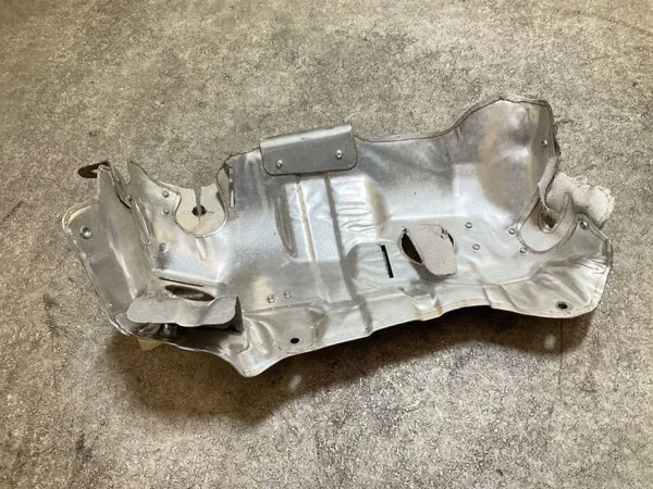Pièces de compartiment moteur BMW X1 F48 OEM 8693481 image 3