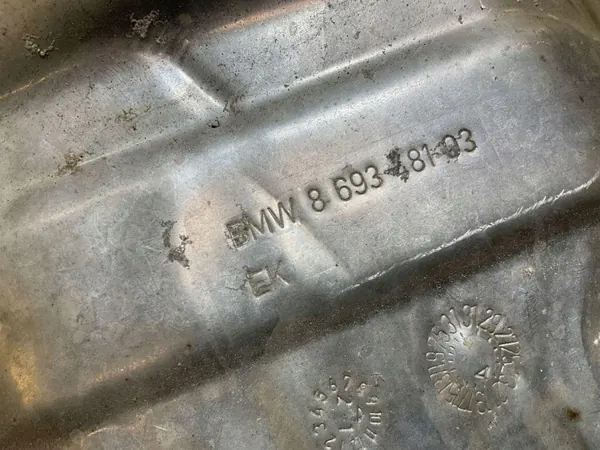 Pièces de compartiment moteur BMW X1 F48 OEM 8693481 image 4