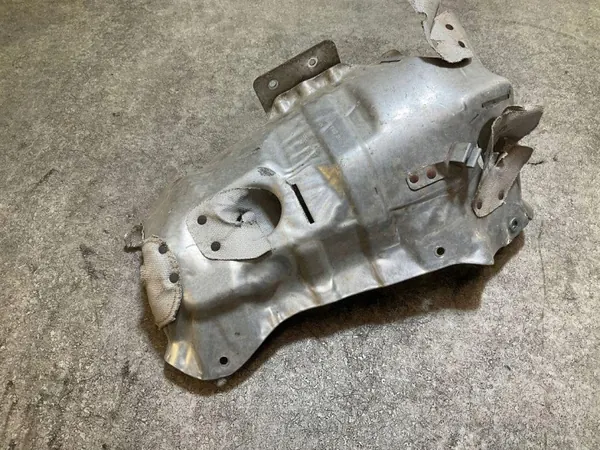 Pièces de compartiment moteur BMW X1 F48 OEM 8693481 image 5