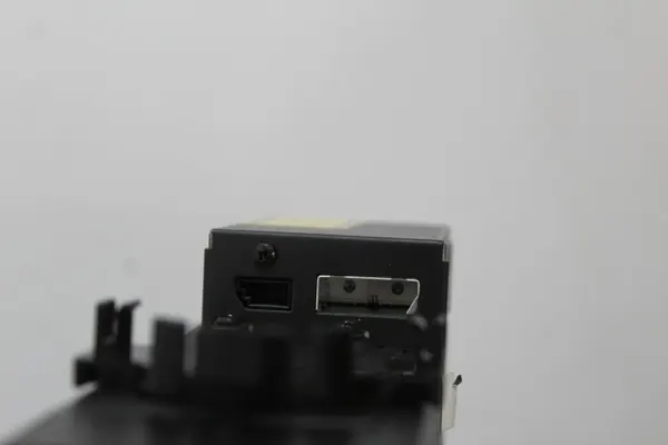 Cambiador CD con cargador OEM A2038209089 usado image 10