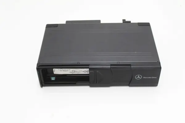 Cambiador CD con cargador OEM A2038209089 usado image 3