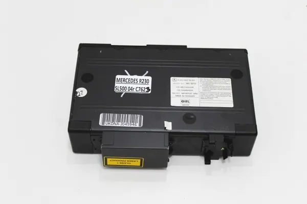 Cambiador CD con cargador OEM A2038209089 usado image 5