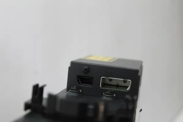 Cambiador CD con cargador OEM A2038209089 usado image 9