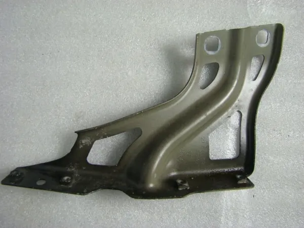 AUDI Q3 Fender Mounting Bracket Right Left 8U0821136 8U0821135 image 3