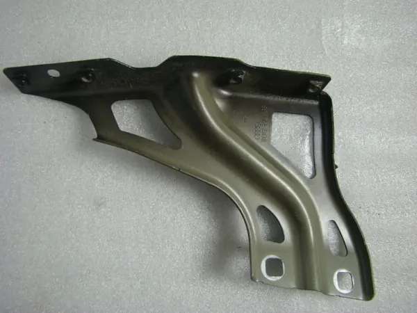 AUDI Q3 Fender Mounting Bracket Right Left 8U0821136 8U0821135 image 6