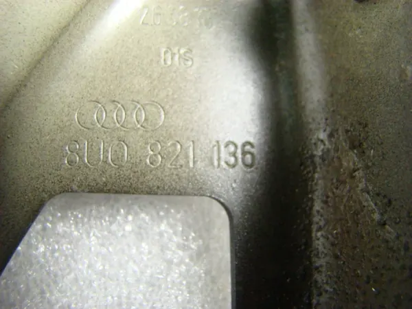 AUDI Q3 Fender Mounting Bracket Right Left 8U0821136 8U0821135 image 7