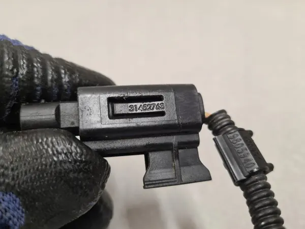 Válvula sensor bomba aceite OEM 31452763 para Volvo image 7