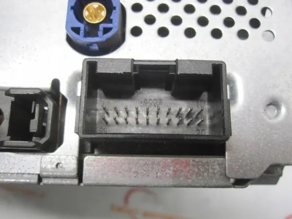 Audi Q7 4L I 08r Verstärker OEM 8F0919129B image 7