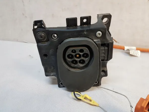 Audi E-Tron Ladduttagskabel OEM 4KL971106K image 3